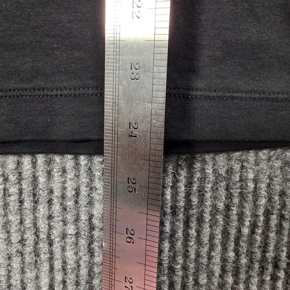 Banana Republic Luxury Touch Performance V-Neck T-Shirt Mens Medium Black Tee